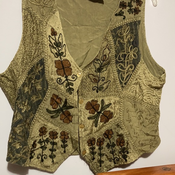 VINTAGE SKIRT & Vest - Picture 8 of 9